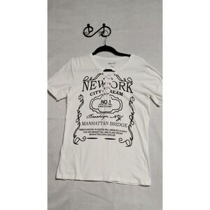 White On Fire With New York Theme Lettering Laced Front Trim Ss Top Size L